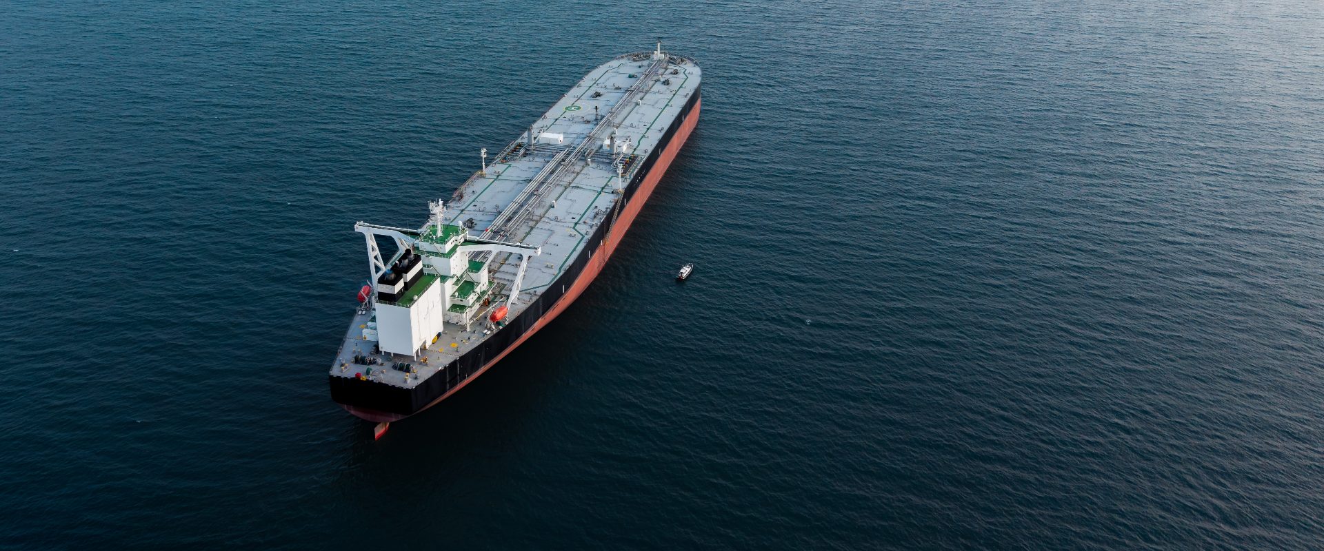 Trump prelungește suspendarea sancțiunilor pentru petrolul rusesc, dar NU pentru Iran