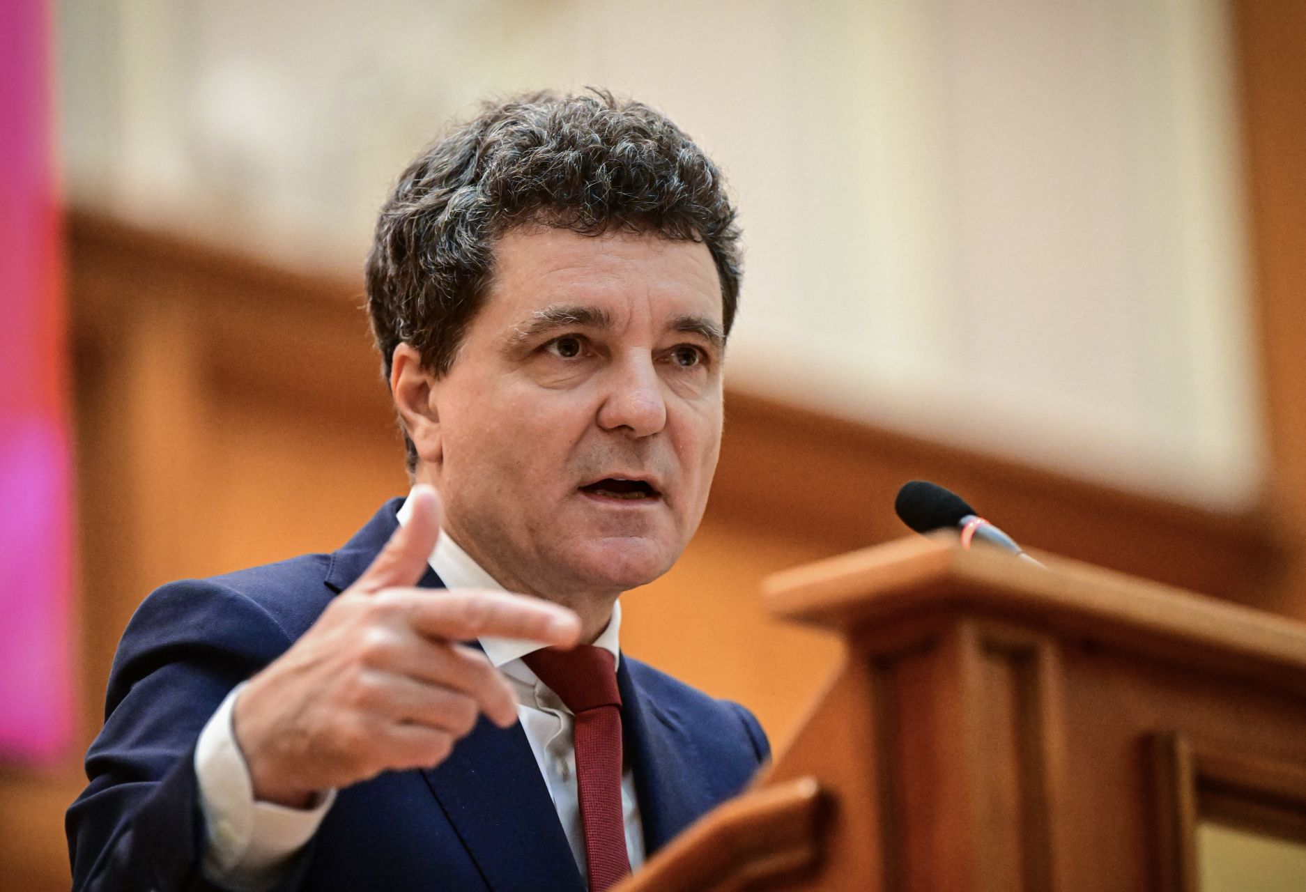 Afacerile „ai noștri” și Peter Magyar: Ce ascund legăturile