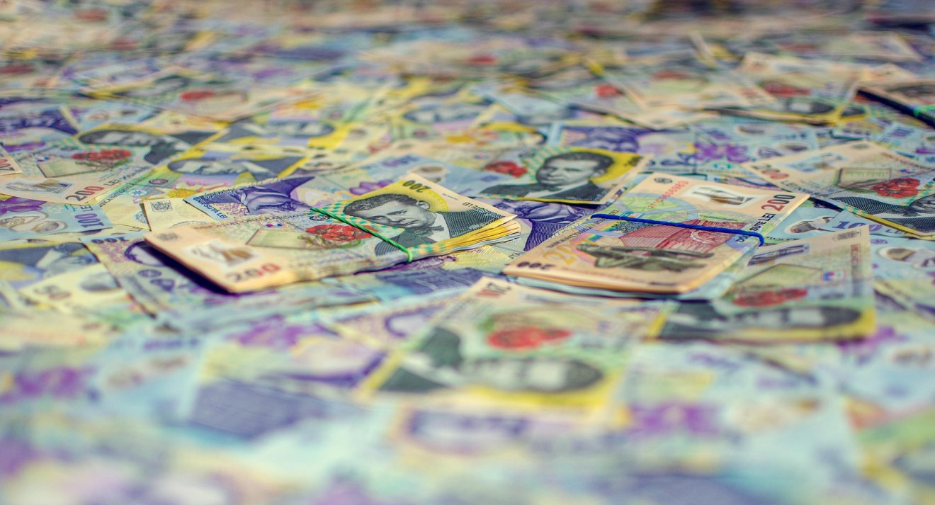 S&P Global Ratings menține ratingul României, dar cu perspectivă negativă Agenția de evaluare financiară S&P Global Ratings a confirmat ratingul de țară al României la „BBB minus” pentru datoria pe termen lung și scurt, menținând totodată o perspectivă negativă