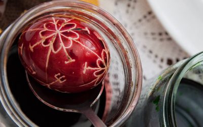 Ouăle roșii versus colesterol: Adevărul despre mitul de Paște