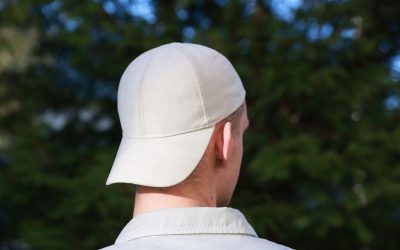 Șapca, semn de stil sau mască? Ce dezvăluie psiho despre cei ce o poartă mereu