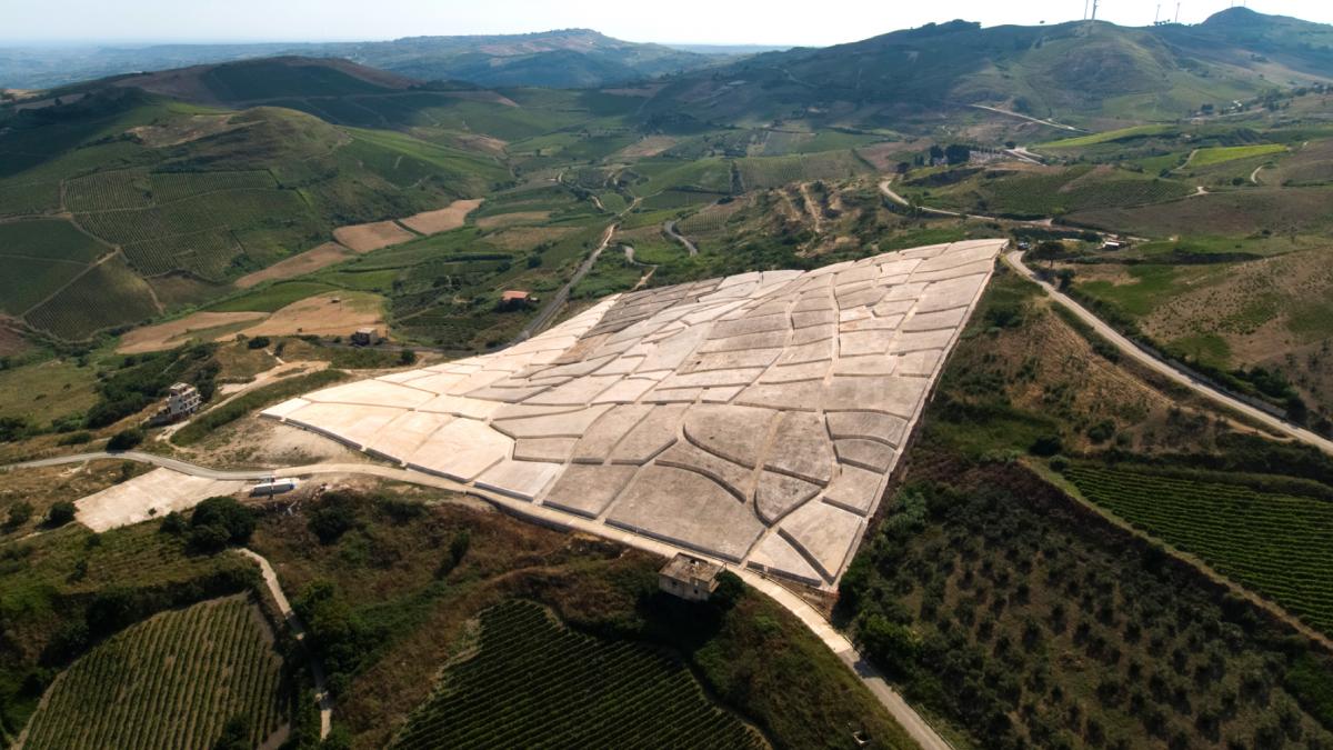 Gibellina, orașul-operă din Italia, sufocat de beton: Cum arată