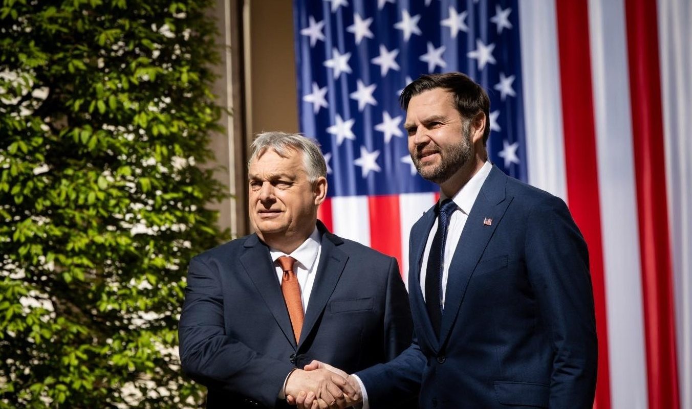 Vizita la Budapesta: Tensiuni între SUA și UE pe fondul alegerilor din Ungaria Vicepreședintele Statelor Unite ale Americii a criticat marți, la Budapesta, ceea ce a descris drept un amestec „rușinos” al Uniunii Europene în procesul electoral din Ungaria