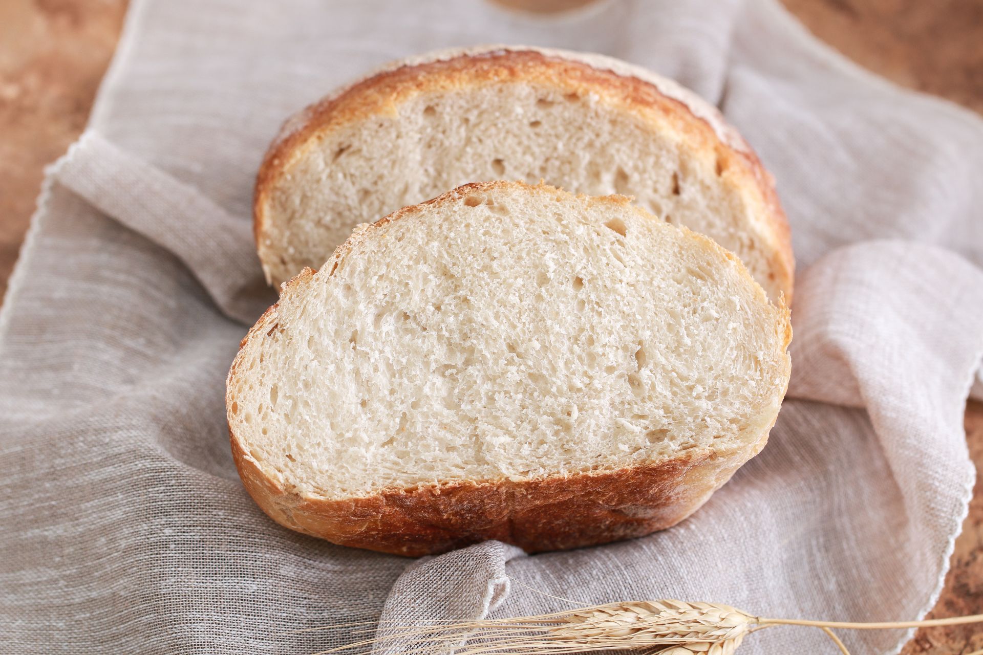 Pâinea îngrașă chiar și puțin? Explicațiile experților