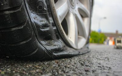 Cum să scapi cu viață când schimbi roata: Sfaturi de la experți pentru șoferi