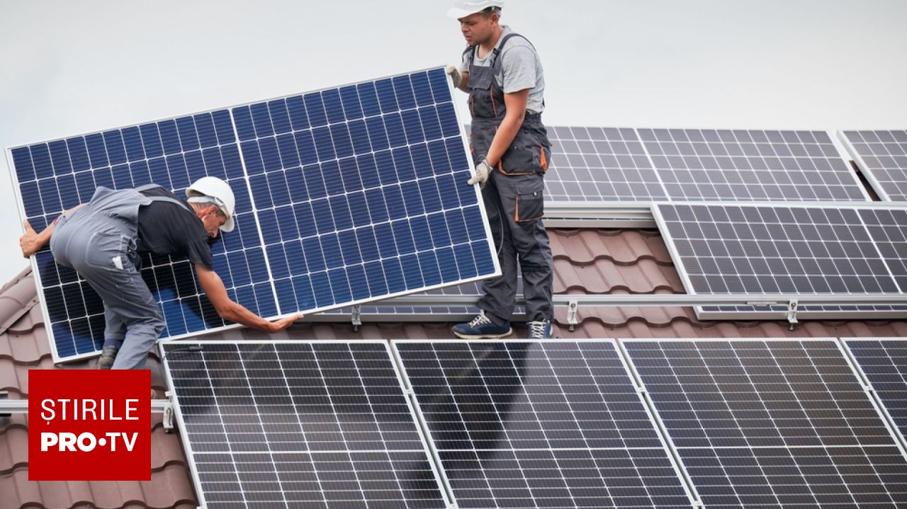 Zeci de mii de panouri FOTOVOLTAICE, blocate la orele de vârf în România