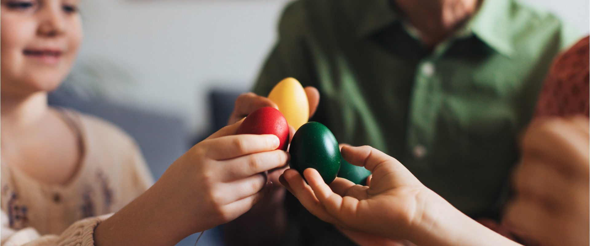 Majoritatea românilor văd Paștele drept sărbătoare religioasă