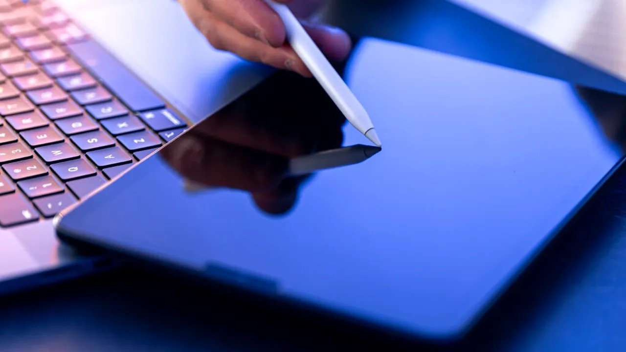 Actualizare falsă, atac cibernetic: Parole și date bancare, furate!