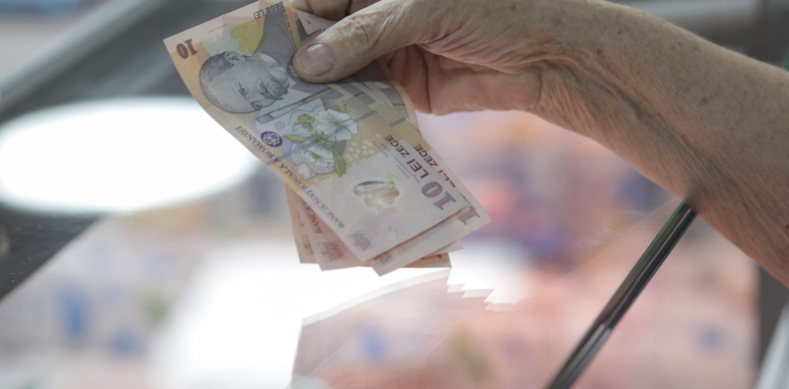 Pensiile din România, lovite de inflație: Puterea de cumpărare, în picaj