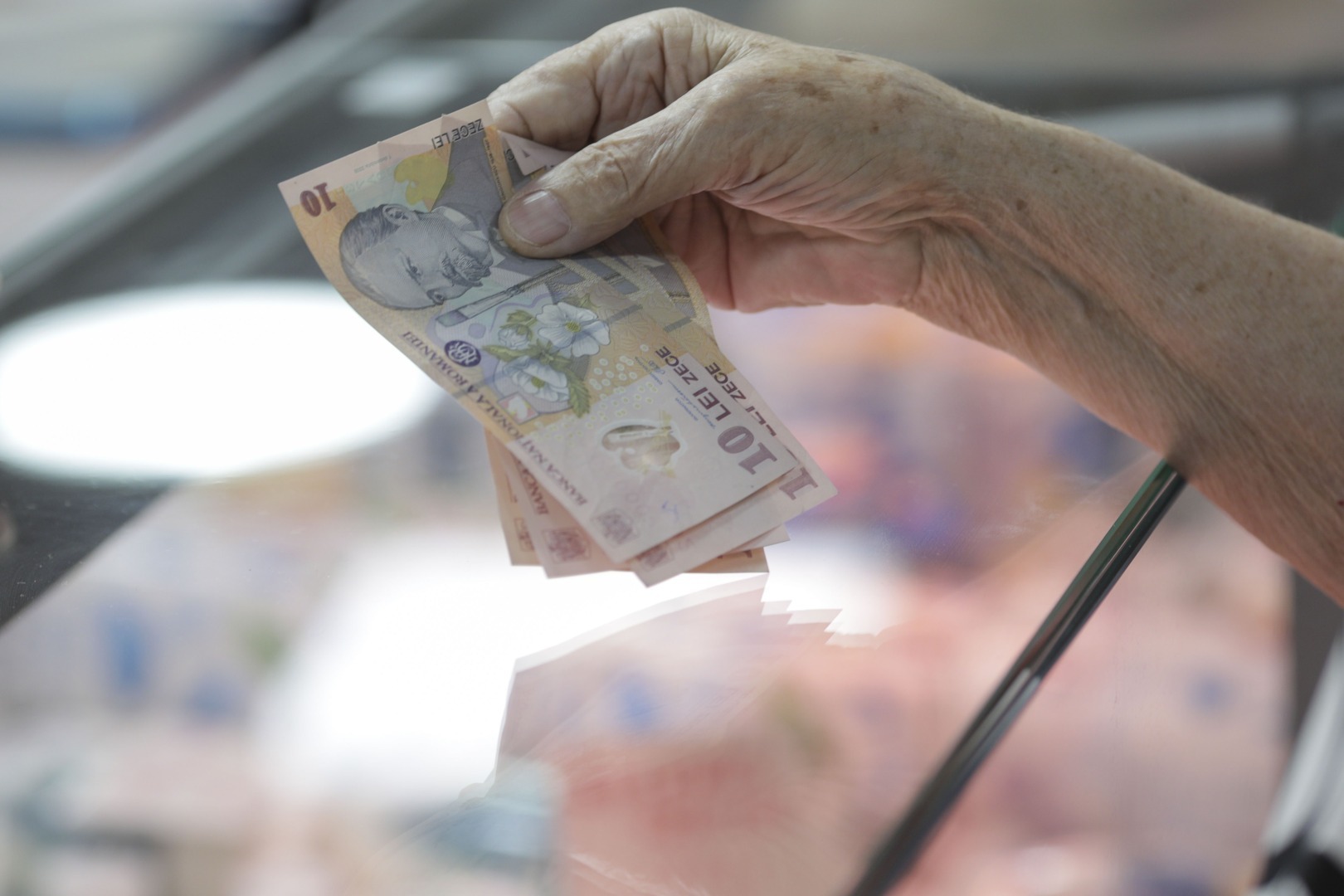 Pensiile din România, lovite de inflație: Puterea de cumpărare, în picaj