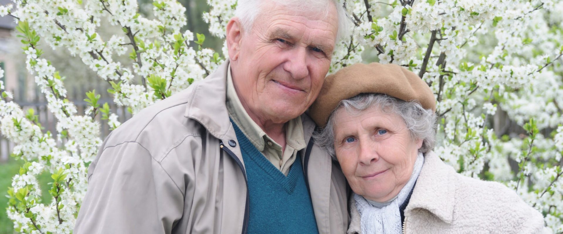 Pensii mai mari pentru români: Bonus pentru căsătoriți. Unde-i legea bună