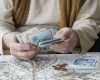 România la pensie: Unde duc un trai decent bătrânii?