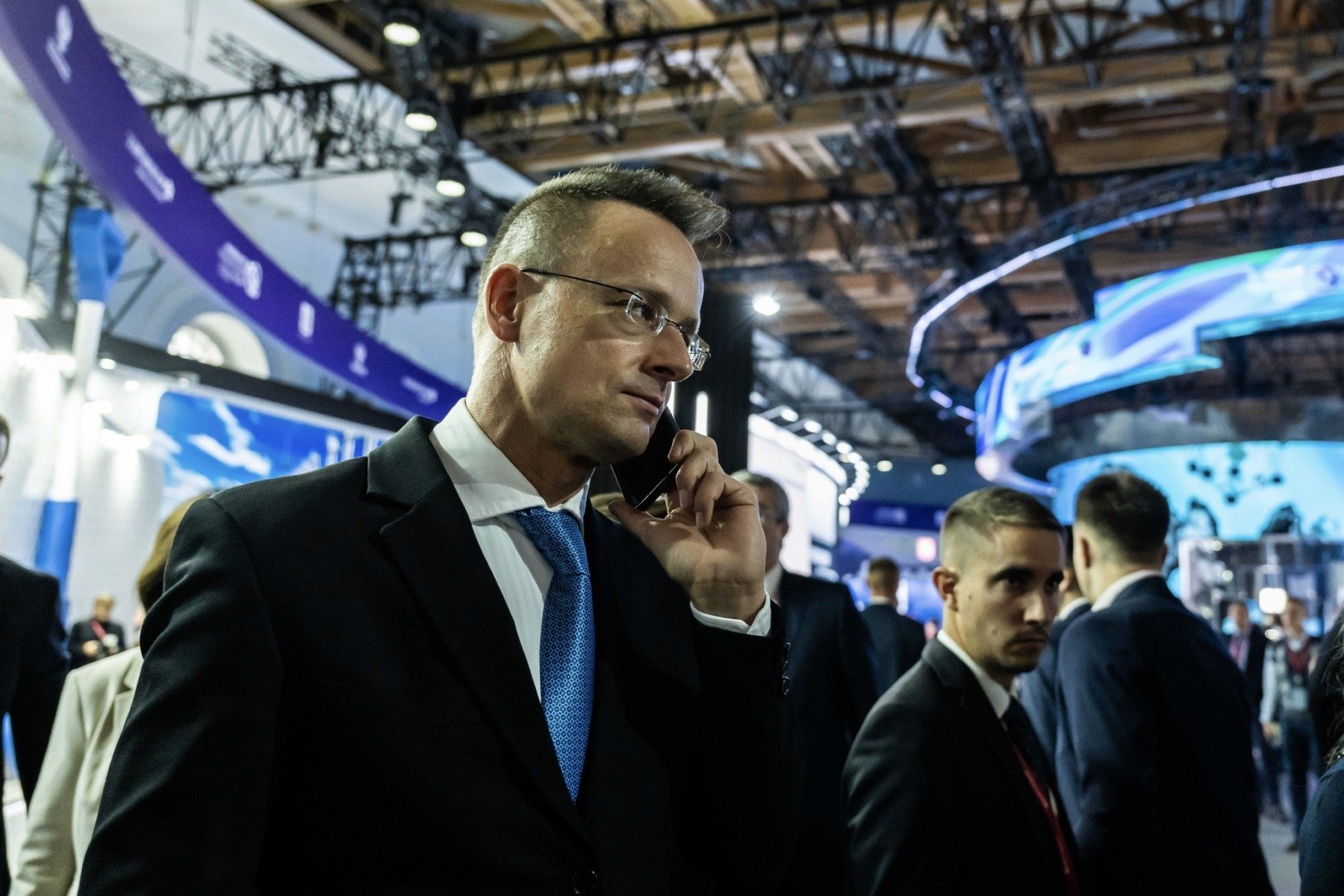Ungaria: Ministrul de externe acuză interceptarea convorbirilor cu rusul, „un scandal imens”