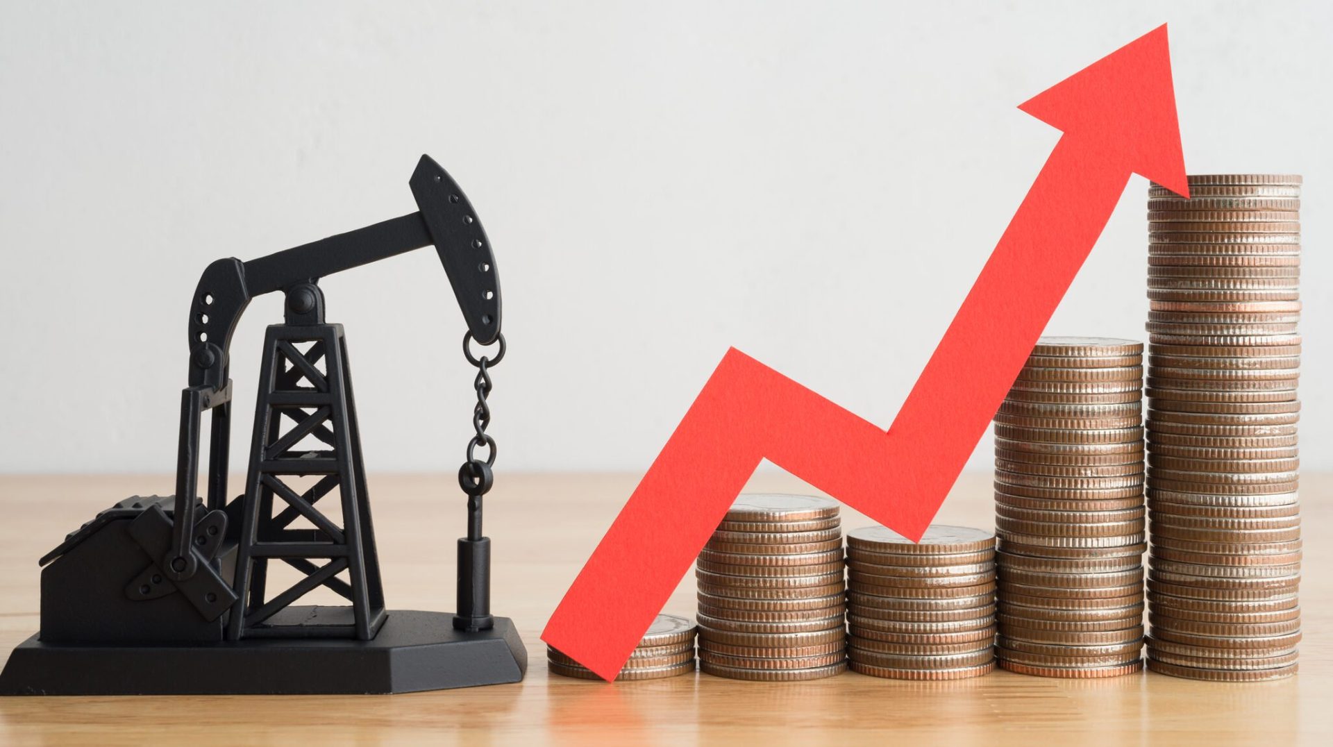 Cotațiile petrolului cresc pe fondul tensiunilor SUA-Iran Prețurile petrolului au urcat joi, pe fondul creșterii tensiunilor geopolitice dintre STATELE UNITE ALE AMERICII și Iran, reluând astfel tendința ascendentă după o perioadă de volatilitate