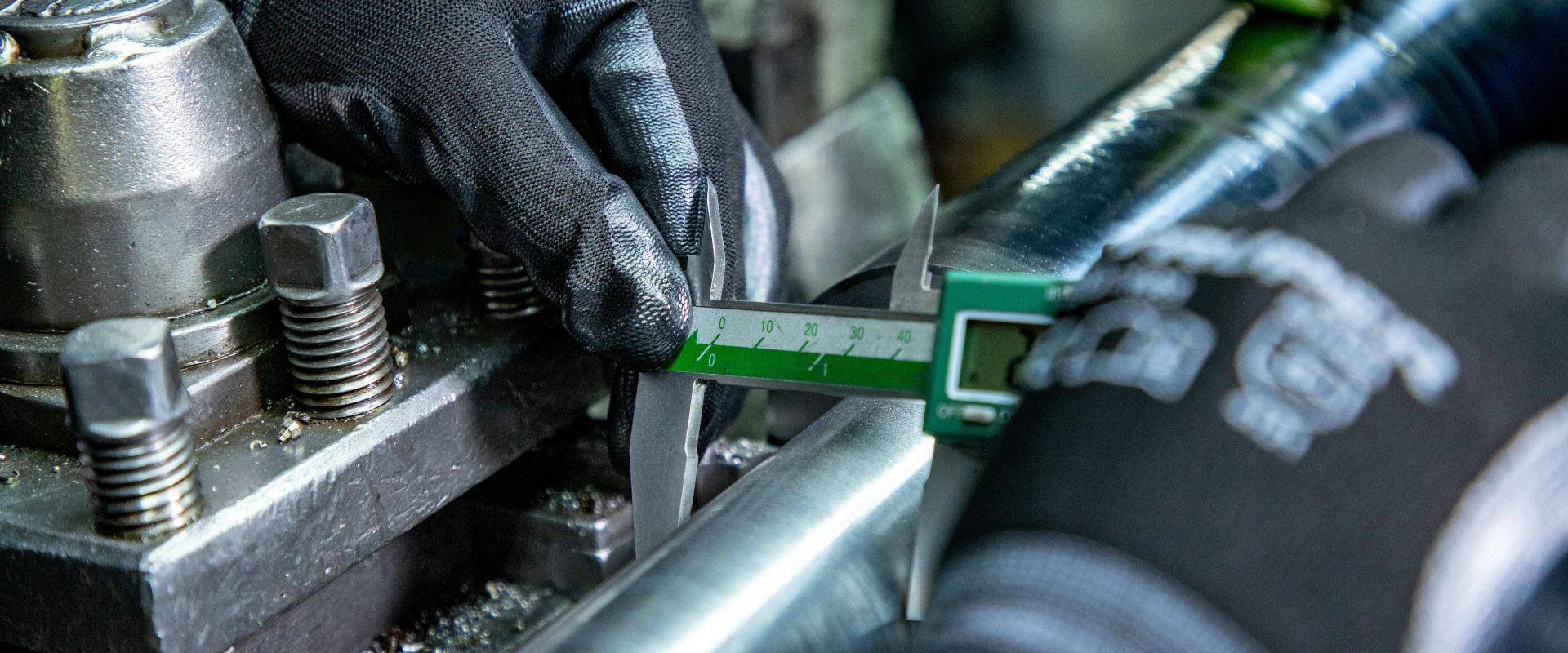 UE: Scutiri de taxe la importuri, dar taxe duble pentru oțelul peste cotă