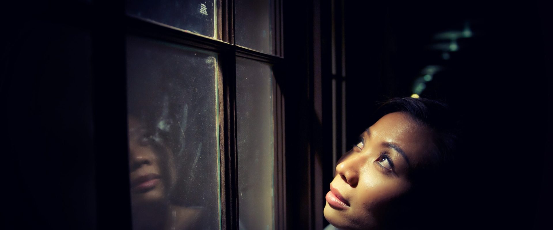 Gânduri negre peste noapte: Cum scapi ușor de ele, explică un psiholog