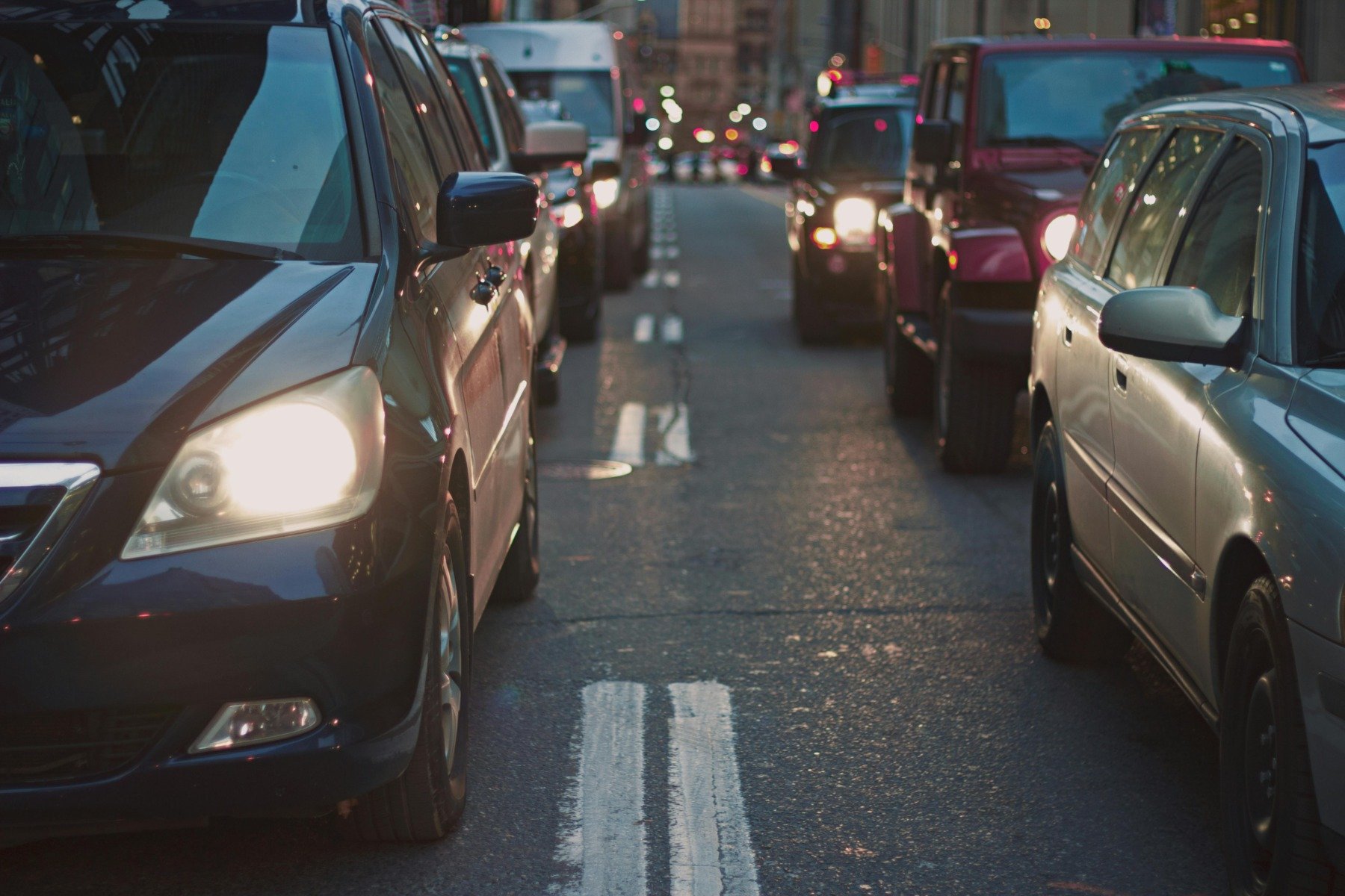 Aglomerație pe autostrăzi, Valea Prahovei și Valea Oltului, la final de minivacanță