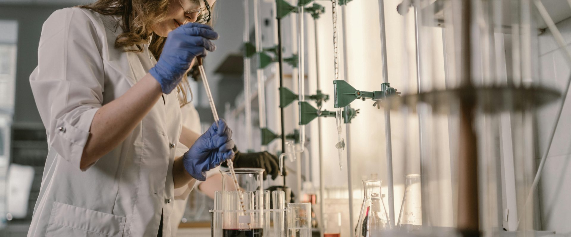 Cercetători postdoctorali, finanțare record de 400 milioane euro din Europa