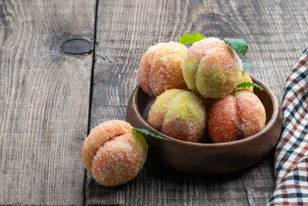 Piersici umplute, gust de copilărie: Rețeta bunicii, un deliciu estival