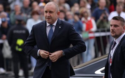 Radev, pilotul bulgar, încearcă să deblocheze criza politică. Guvernul sau prăbușirea