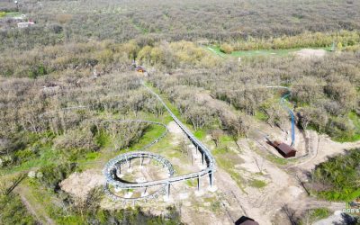 Inedit în România: Bob printre copaci, trasee de biciclete și un turn de cățărare