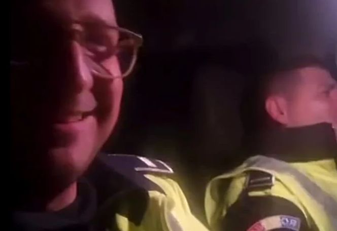 Manele în autospeciala MAI: Polițiștii cântau „Să sară permisele”