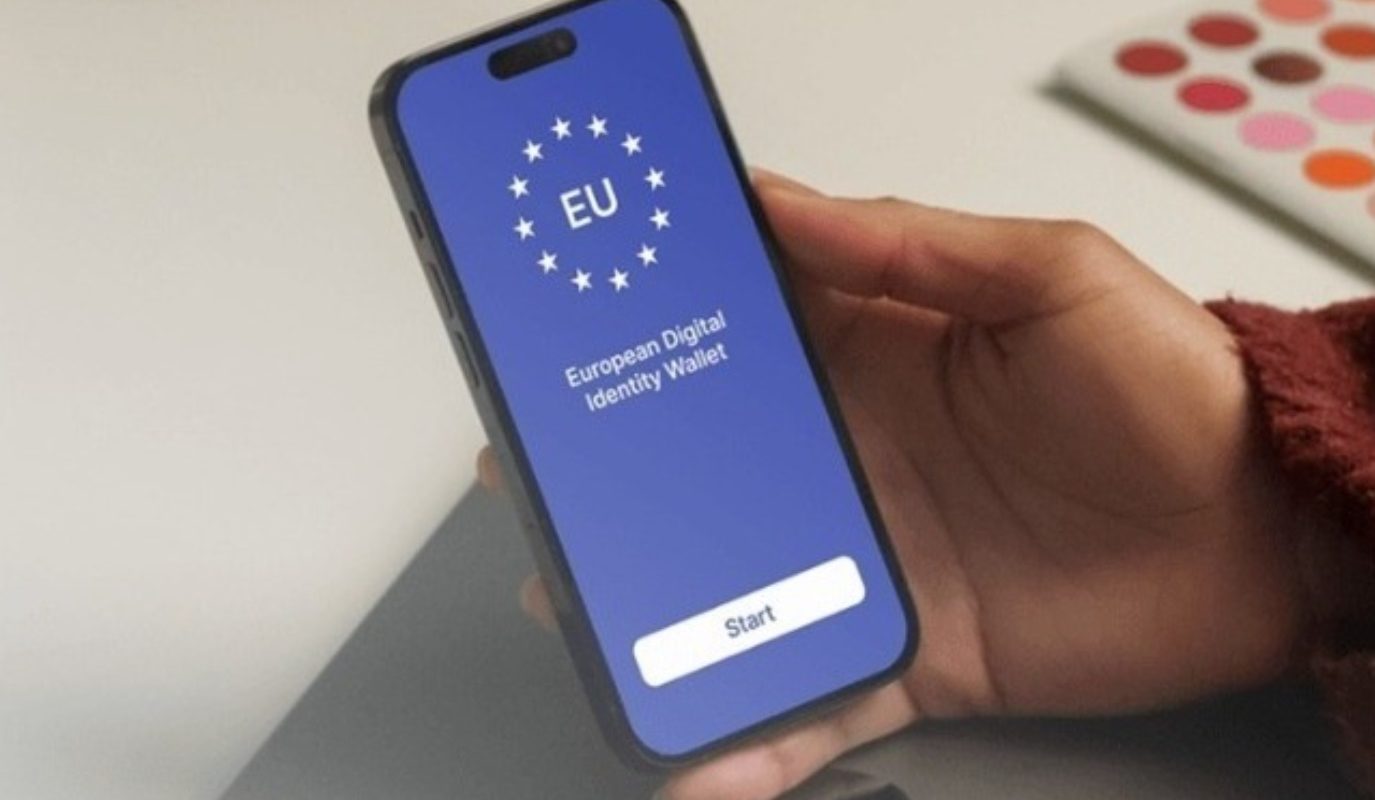 Noua identitate electronică a UE: Riscuri și garanții pentru cetățeni