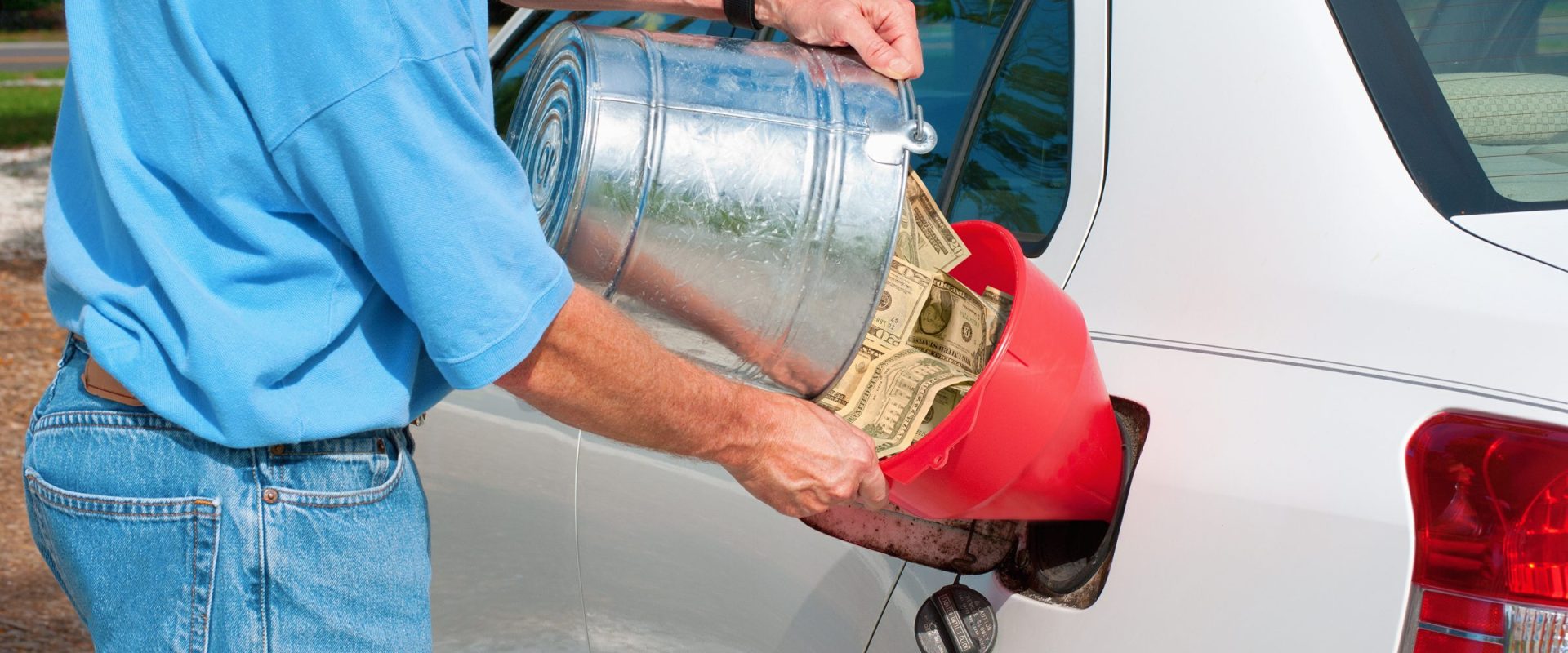 Mai scoatem benzinarele din uz? Motorina, o afacere pe cale de dispariție?