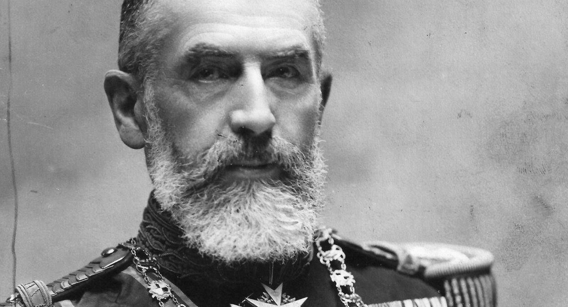 Rigoare, sobrietate și tenacitate – acestea au fost principalele caracteristici ale primului rege al României, Carol I, un lider care a modelat destinul național prin independență și modernizare