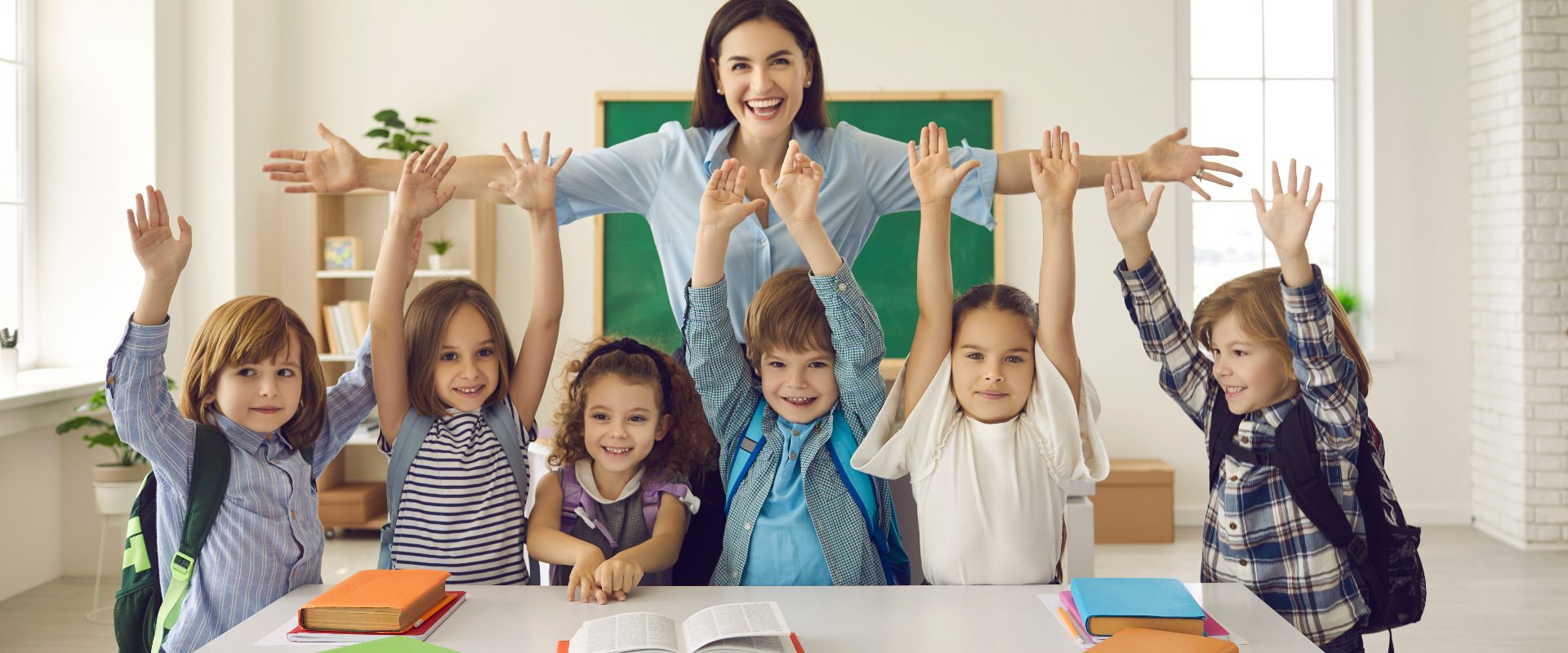 Profesor debutant, umilit de salariu: Câștigă sub un casier! România, eșec în educație