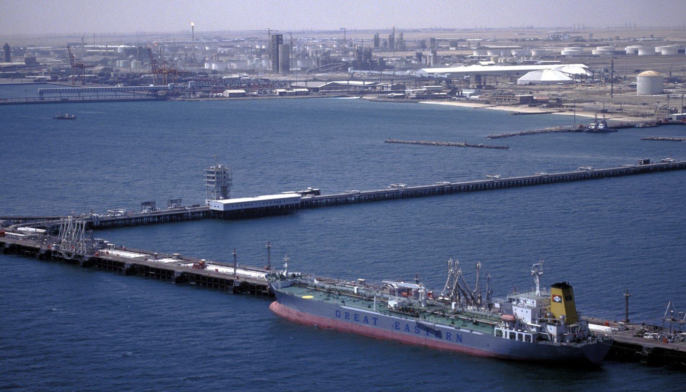 Prețul petrolului: Unde e ADEVĂRUL? 97 sau 130 de dolari pe baril