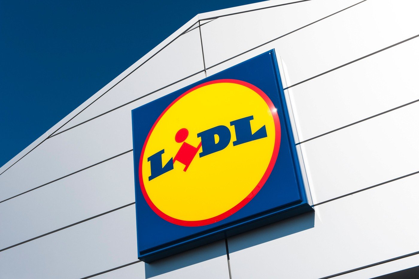 LIDL Vine cu Oferte Speciale pentru Paște: Ingrediente la Prețuri Reduse pentru Cozonaci și Pască Magazinele LIDL au pregătit oferte speciale pentru românii care doresc să prepare acasă cozonaci și pască de Paște