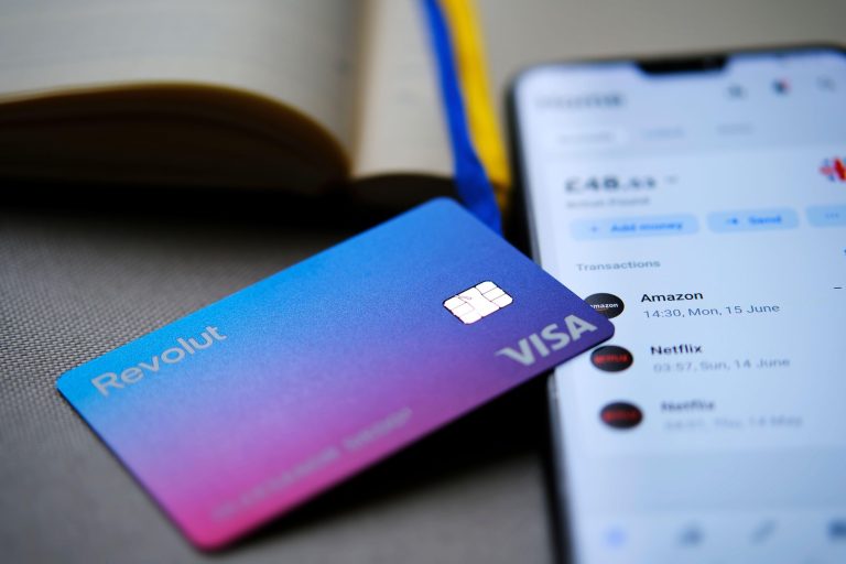 Revolut, amendată în Italia cu 11 milioane euro pentru reclame false. Reacția băncii