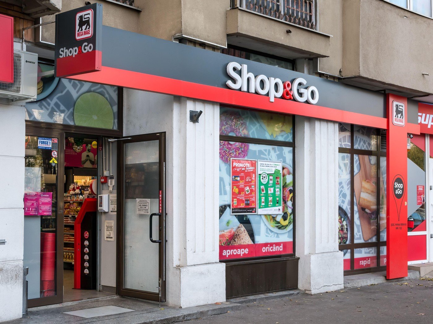 Magazinele MEGA IMAGE își modifică programul de funcționare de Paște nn Românii care obișnuiesc să facă cumpărături de la MEGA IMAGE trebuie să fie atenți la programul special de Paște al retailerului