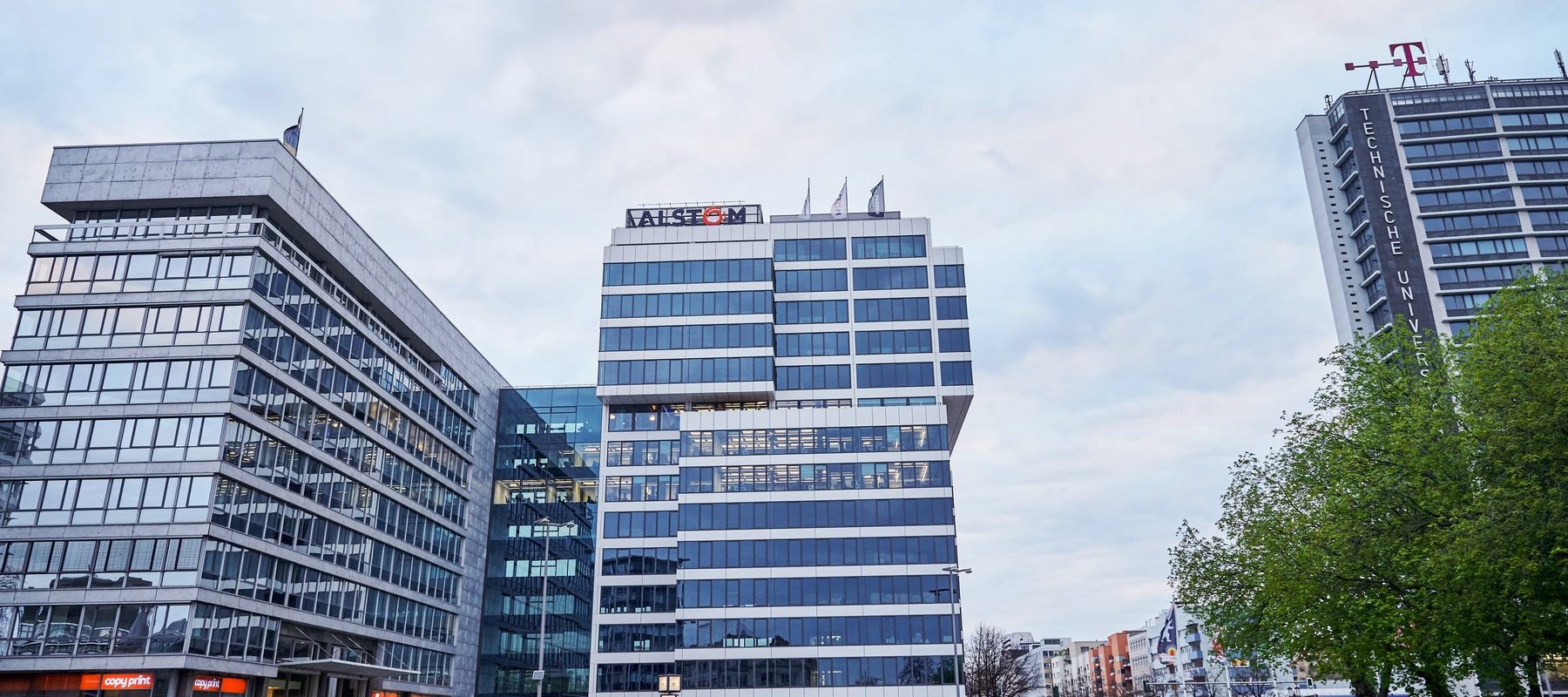 Acțiunile unei firme mari din România, în picaj liber la bursă