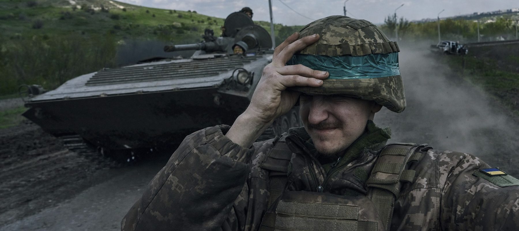 RUȘII, acuzați de încălcarea armistițiului de Paște în Ucraina