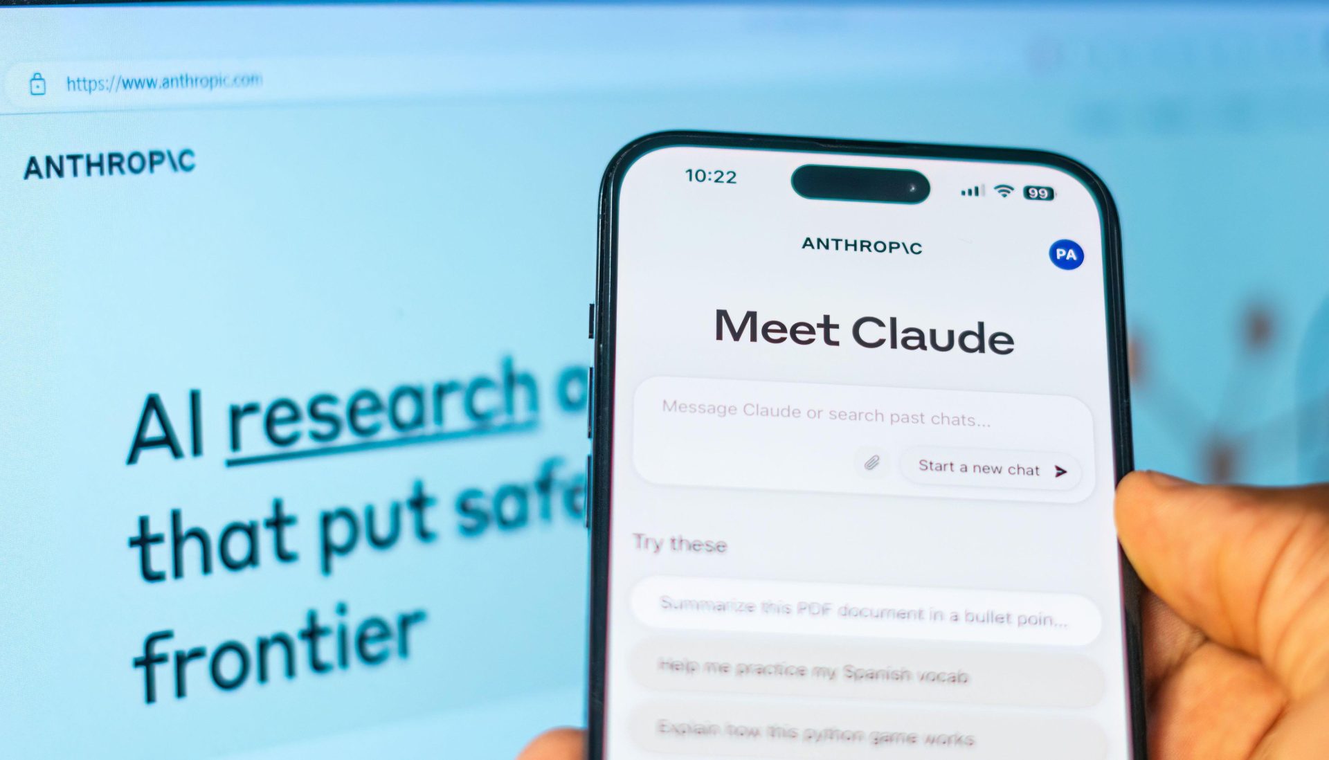 O companie de inteligență artificială, cunoscută pentru chatbotul Claude, a pus la dispoziția unui consorțiu de companii tech un model AI care a identificat numeroase vulnerabilități de securitate cibernetică