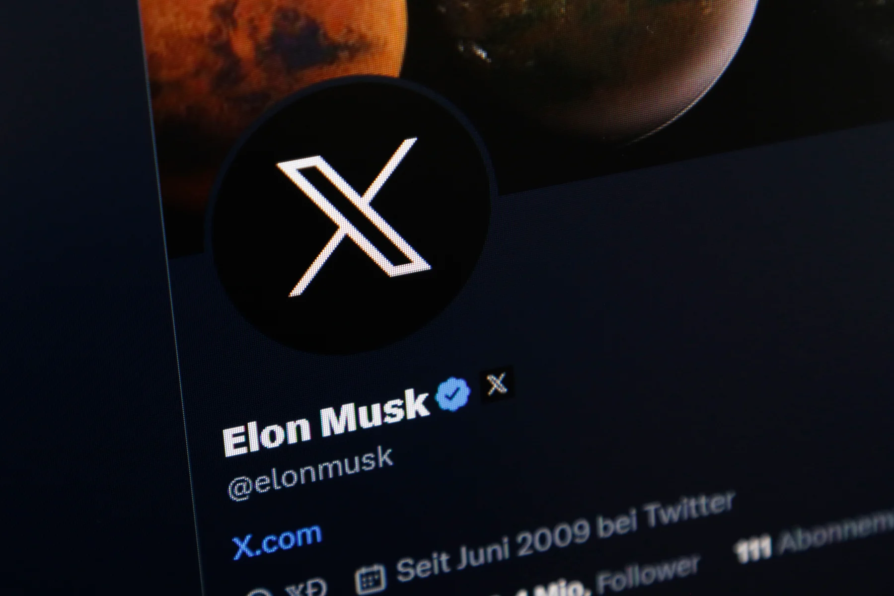 Elon Musk, anchetat în Franța pentru conținut ilegal pe X: Abuzuri și deepfake-uri