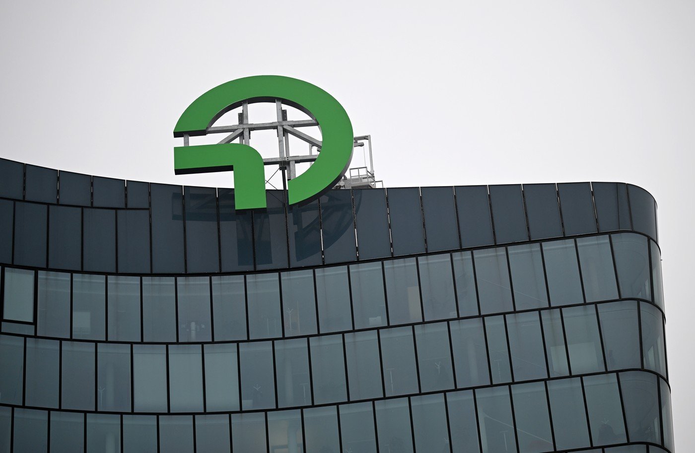 O femeie, șefă la OMV: Premieră istorică în companie