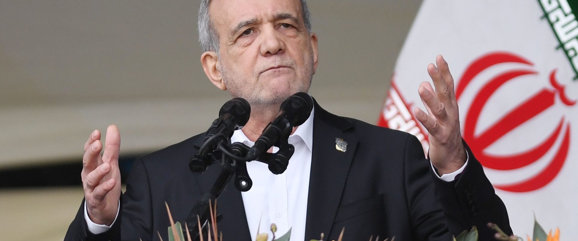 Iranul ripostează: Mesajul președintelui către Papa după „insulta” lui Donald Trump