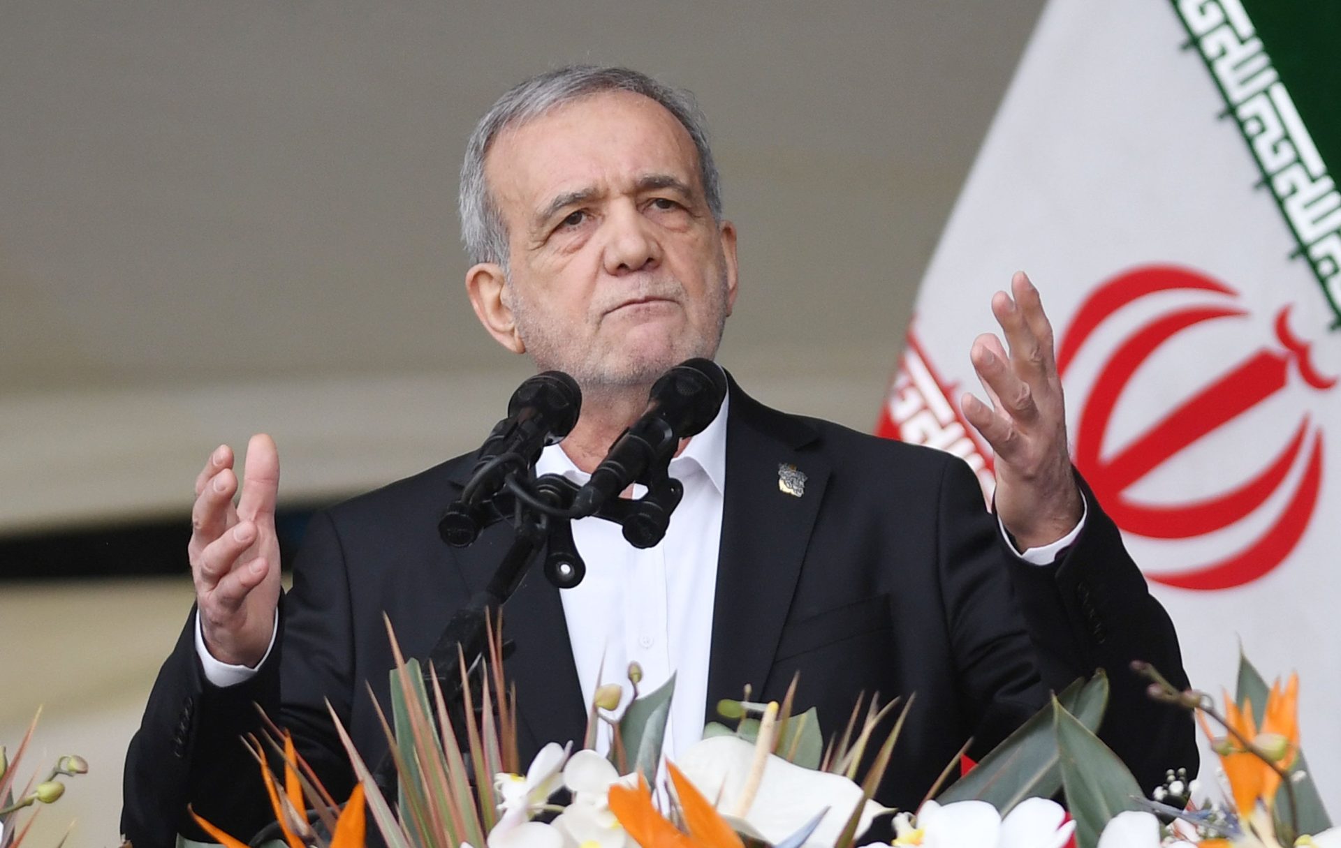 Iranul ripostează: Mesajul președintelui către Papa după „insulta” lui Donald Trump