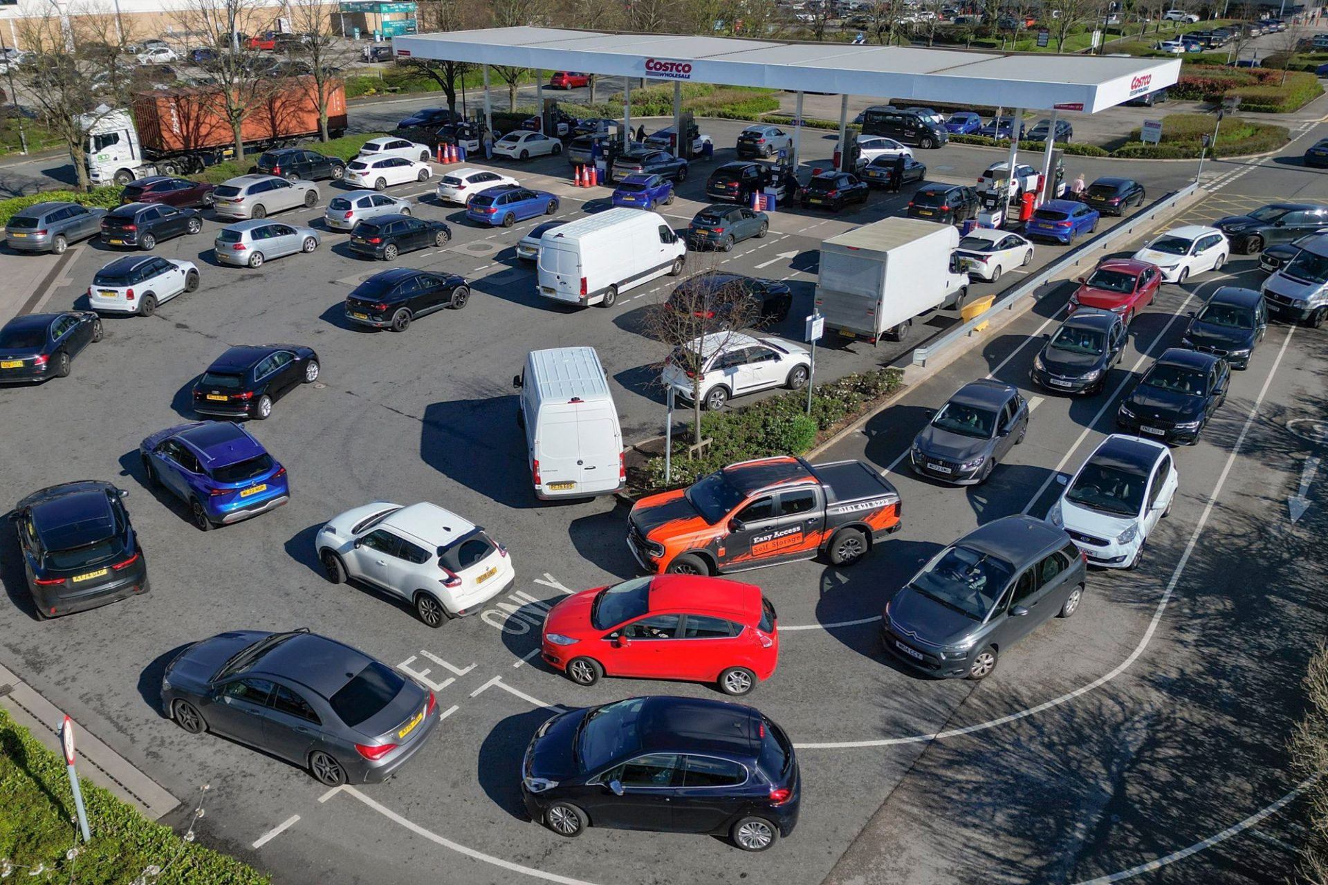 De la ROMA la București, Războiul din Iran Schimbă Fața Energetică a Europei București – Războiul din Orientul Mijlociu, cu atacurile cu rachete care au lovit infrastructura energetică, a declanșat o serie de efecte în lanț, resimțite de la ROMA până la București