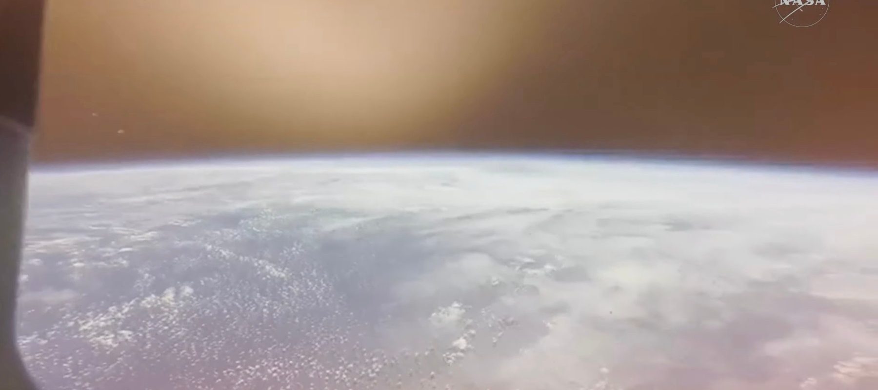 Artemis II revine triumfător: Imagini spectaculoase de la misiunea lunară istorică