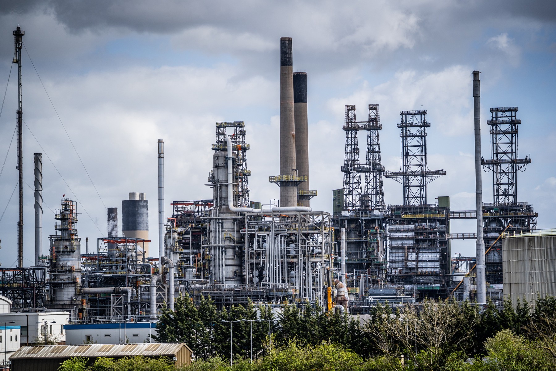 Petrolul, prăbușit de războiul cu Iranul: Lumea, 50 de miliarde $ pierdere în 50 de zile