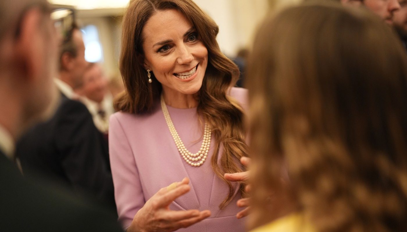 Kate Middleton, strălucitoare cu bijuteriile Reginei Elisabeta a II-a, la aniversare