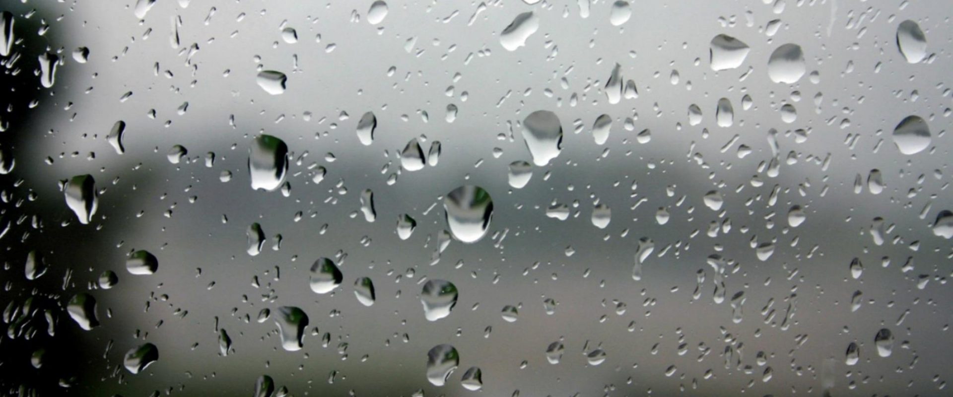 Bucureștiul, sub asediu: Temperaturi în scădere și ploi în rafale săptămâna viitoare