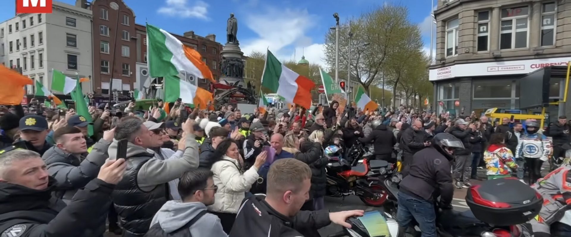 Proteste FURIOASE în Irlanda: Poliția declară ilegale mișcările anti-combustibil