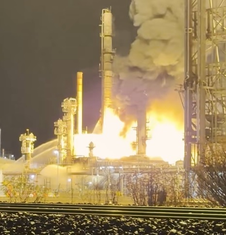 Incendiu major la o rafinărie din AUSTRALIA – Imagini VIDEO