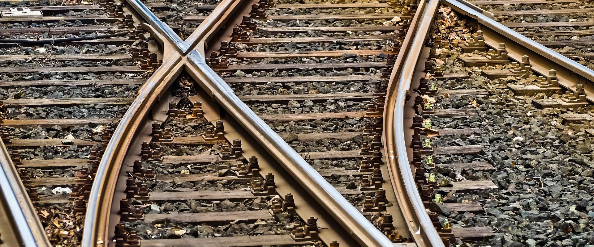 Trenuri, BLOCATE pe ruta Mihăești-Radomirești (Craiova)! Defecțiune majoră