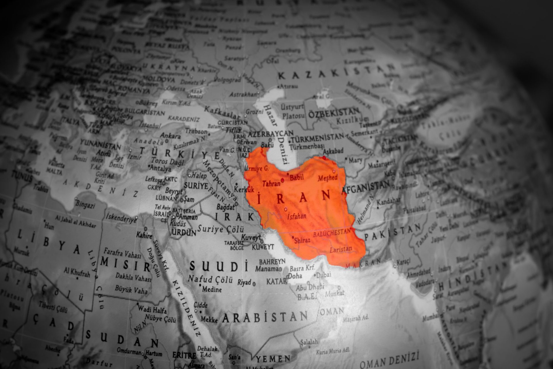 Grupurile umanitare trag un semnal de alarmă: războiul din Orientul Mijlociu pune în pericol aprovizionarea cu alimente și medicamente Războiul din Orientul Mijlociu generează o criză umanitară globală, cu efecte devastatoare asupra livrărilor de alimente și medicamente către milioane de oameni aflați în nevoie